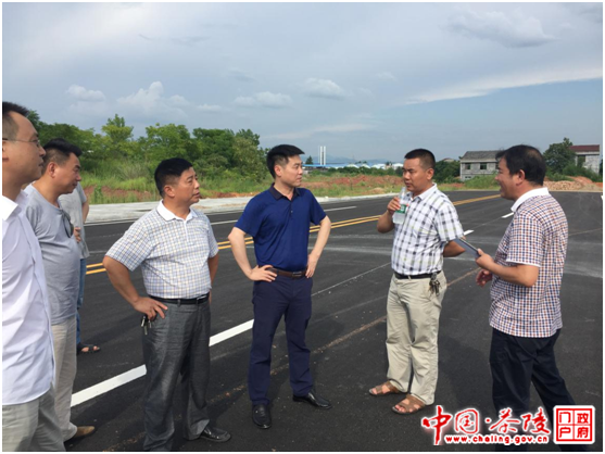 何文龙考察调研教育用地情况