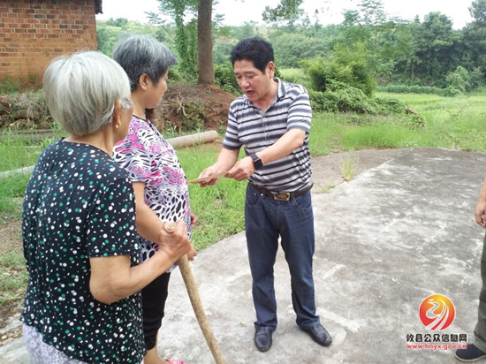 攸县政协在江桥街道开展“三个一”扶贫行动