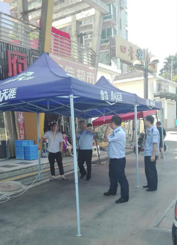 芦淞区整治沿江南路占道经营