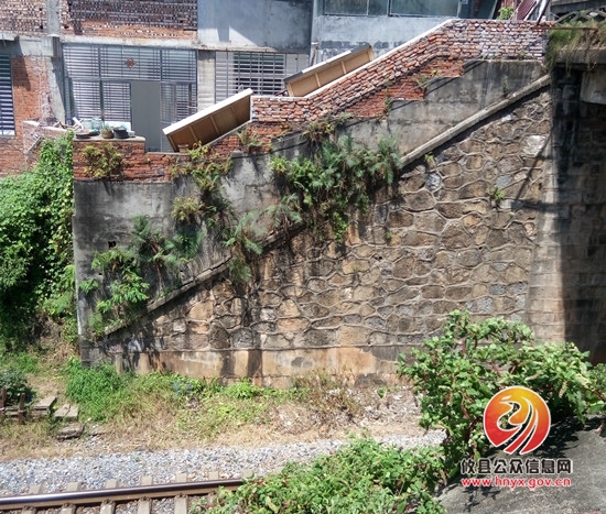 城管局：依法拆除违法建筑　确保铁道运输安全