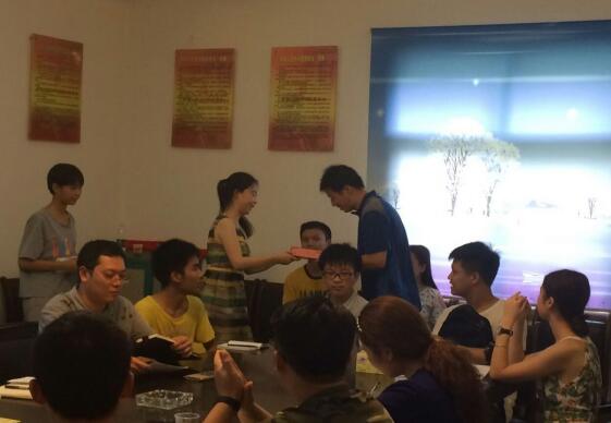 贺家土街道召开首届“十佳优秀学子”座谈会