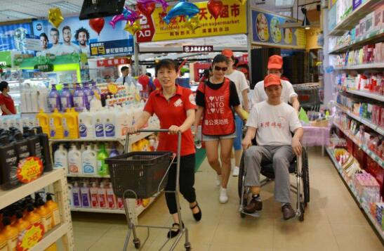 芦淞区积极组织参加全市举办的全国肢残人活动日“体验无障碍，畅行融合梦”活动