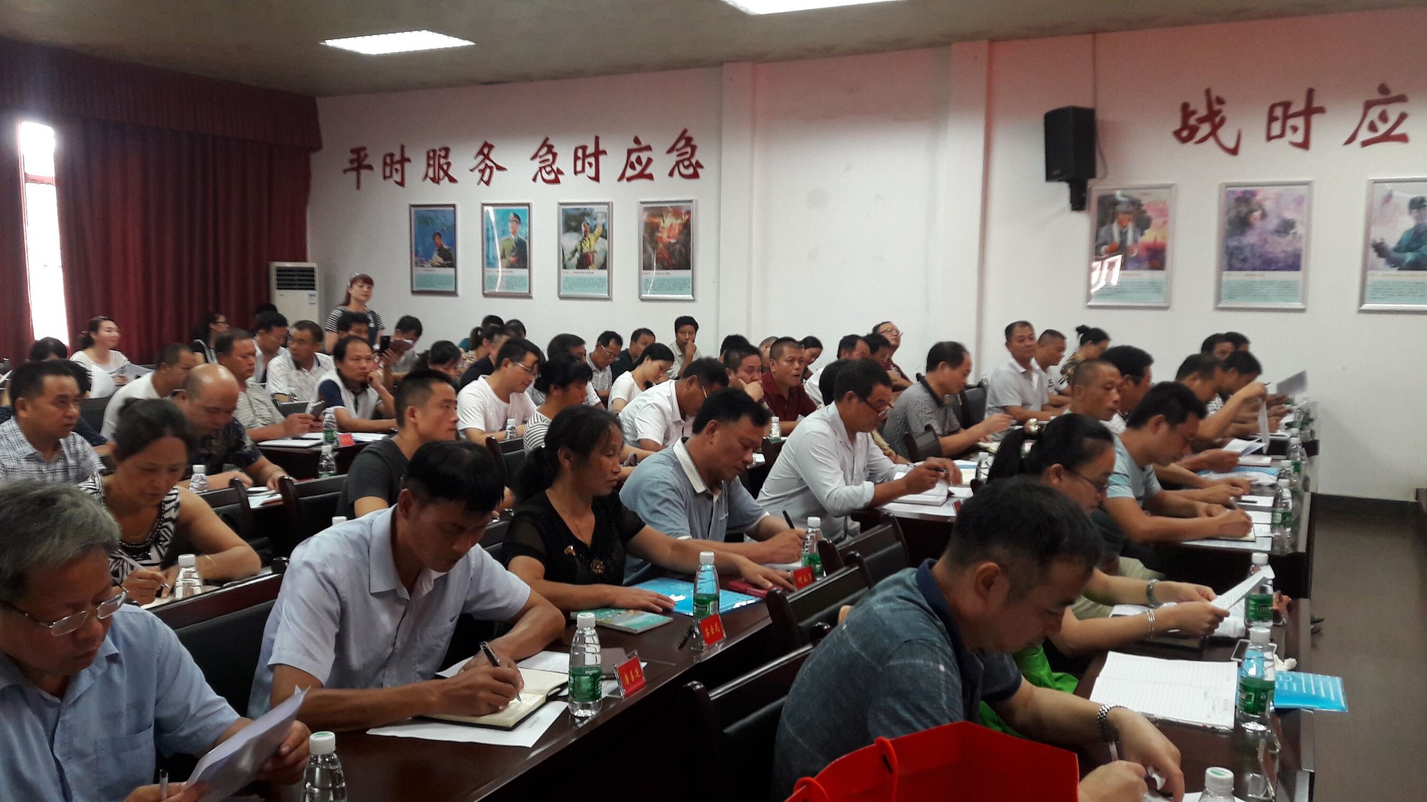 株洲县渌口镇召开项目攻坚推进部署会