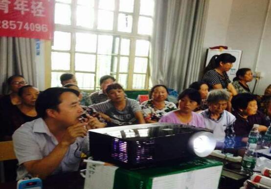白关镇组织“两学一做”知识抢答赛进村组