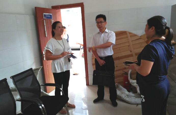 市老龄委办指导芦淞区居家养老服务站工作