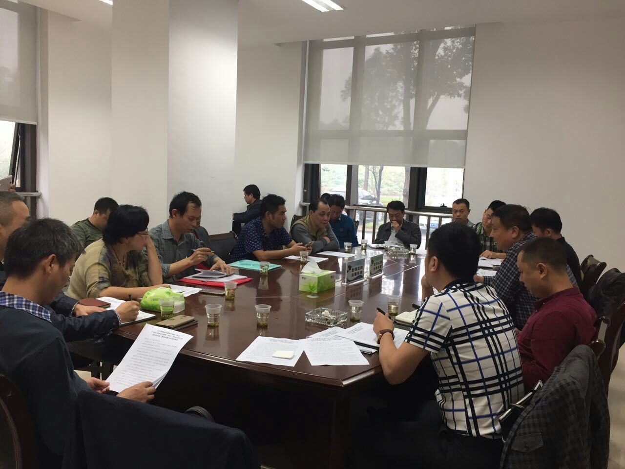 株洲市市直部门联合下访 接待原酒埠江钢铁厂职工代表