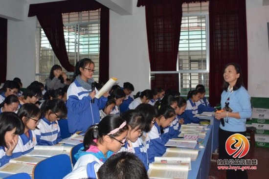 师德报告震撼心灵 名师送课精彩纷呈