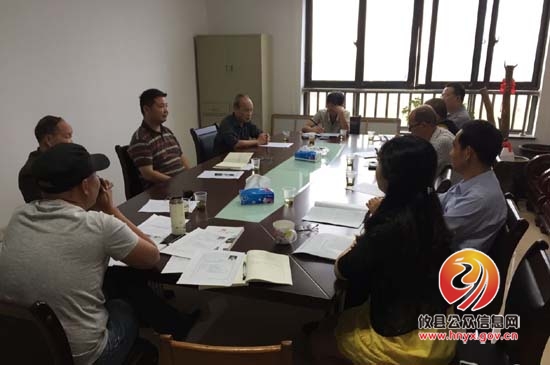 县编办召开重阳节老干部座谈会