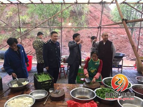 攸县市场和质量监督管理局确保民俗文化活动食品安全