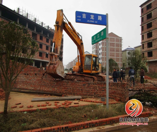 县拆违办：多部门联合执法，多处违建被拆除