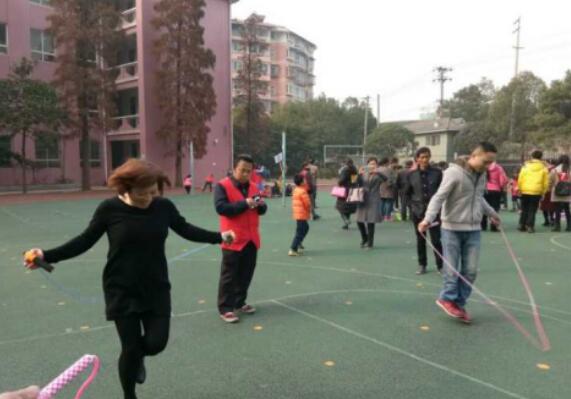 龙泉街道残疾人朋友参加趣味运动会