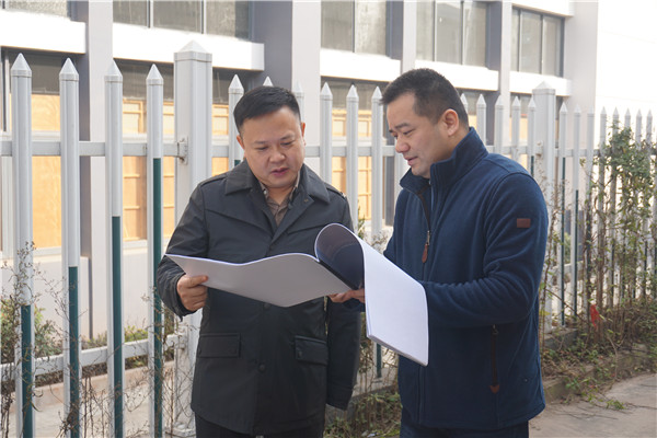 李晓彤局长到灯饰管理处现场办公