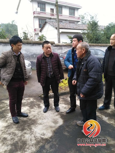 宋长征到菜花坪镇开展慈善救助活动工作