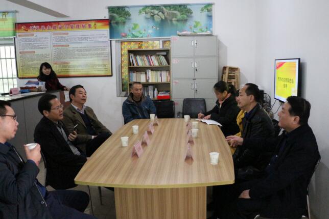 市经信委主任刘海宾来我区走访慰问困难群众