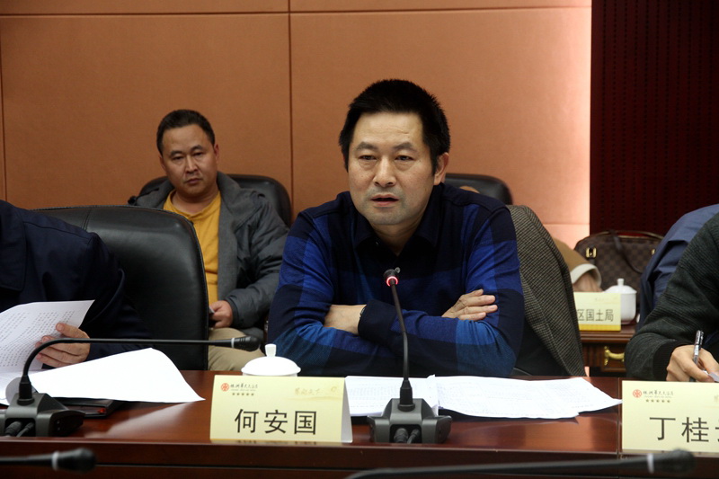 省政府去存量土地检查验收组来我市检查
