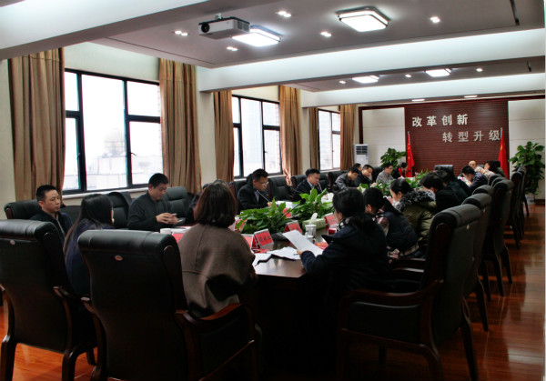 市城管局党组理论学习中心组（扩大）集中学习