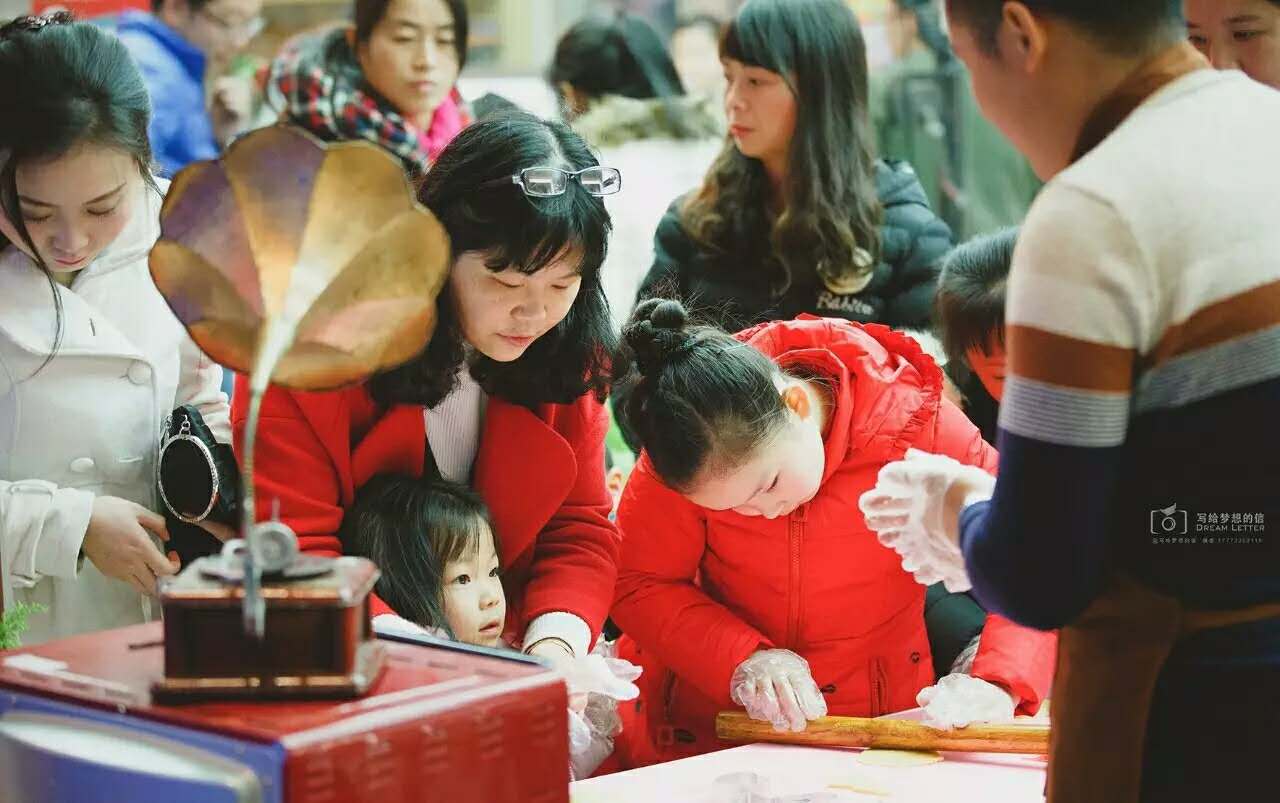 【新区青动】"正青春．心舞飞扬"株洲新区联谊会五周年圣诞舞会圆满结束了