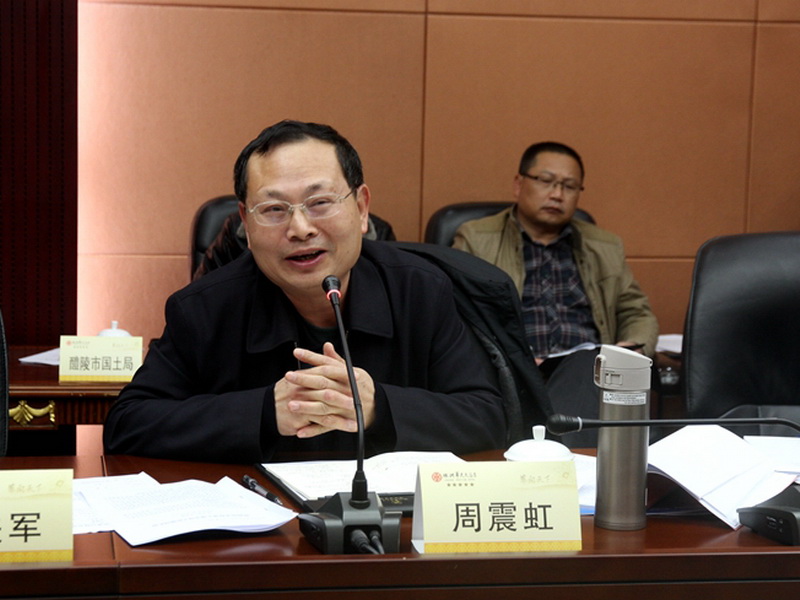 省政府去存量土地检查验收组来我市检查