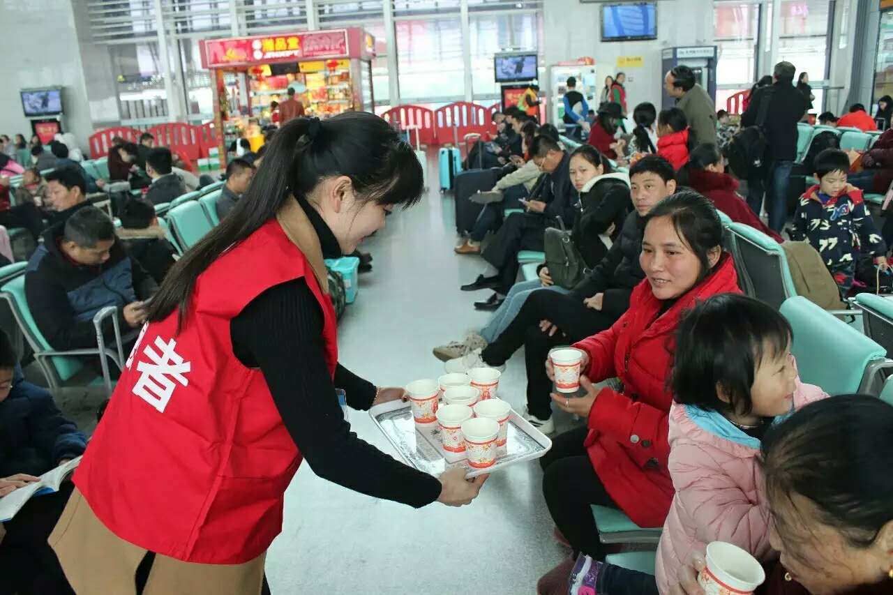 【新区青动】青春志愿行 温暖回家路 | 您的好友区青年之家高铁青服站今日已上线