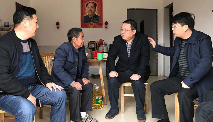 温暖中国•新春走基层：示范区干部春节前赴扶贫点开展走访慰问活动