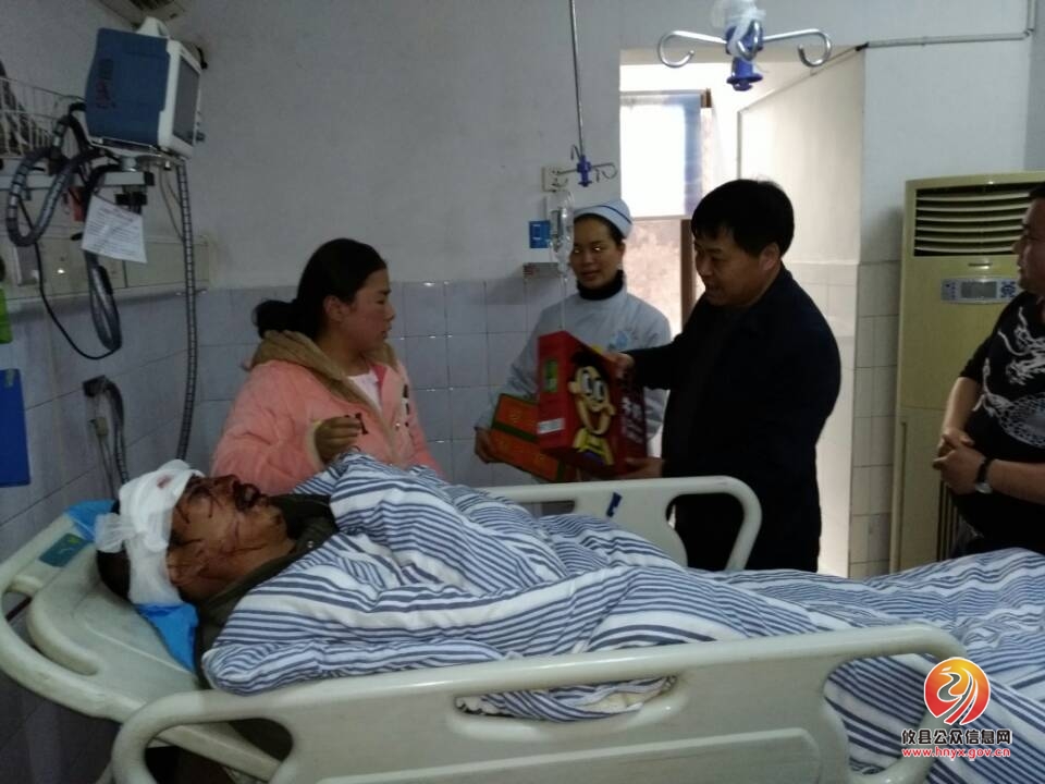 攸县卫计局除夕慰问一线值班医护人员