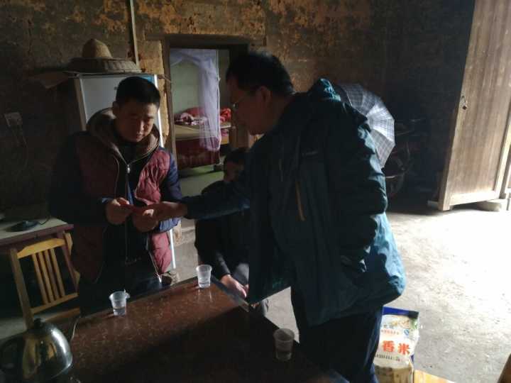 深入茶陵扶贫点，积极献爱心