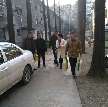 株洲市机关社保处一行春节前夕慰问社区孤儿