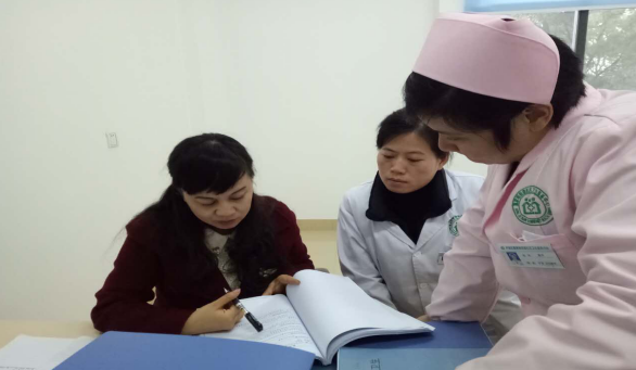 省卫计委验收芦淞区“群众满意社区卫生服务中心”创建工作