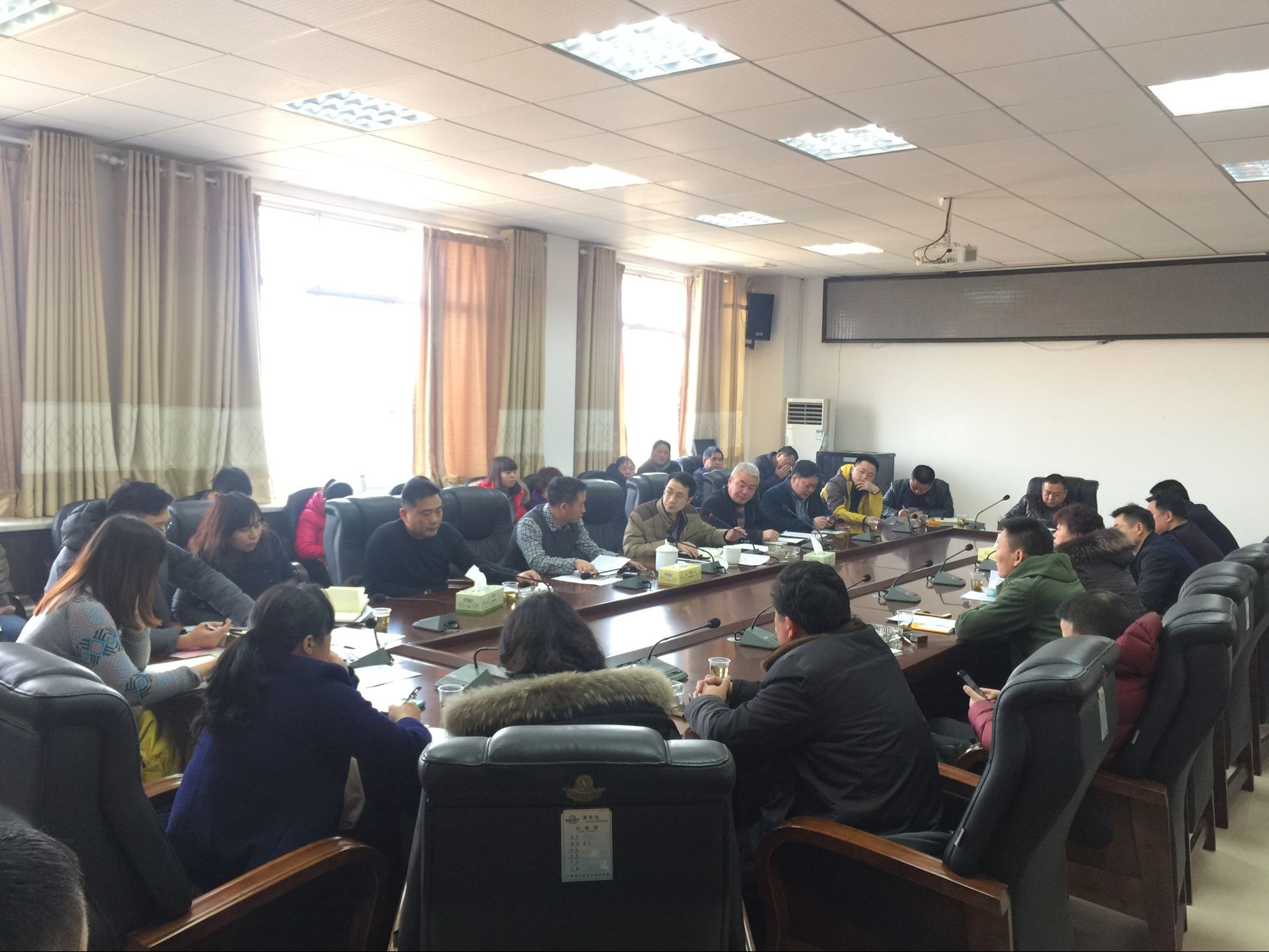 枫溪街道学习区委五届三次全会暨区委经济工作会议精神