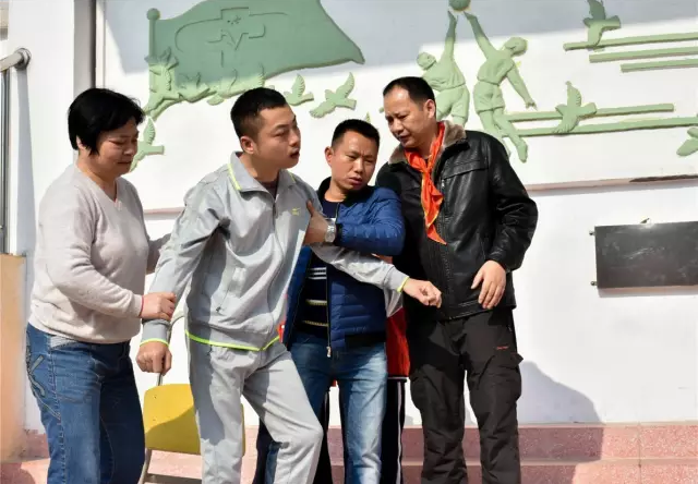 校园新闻|向欧阳凯学习，做自强勤学好少年——欧阳凯走进银海学校