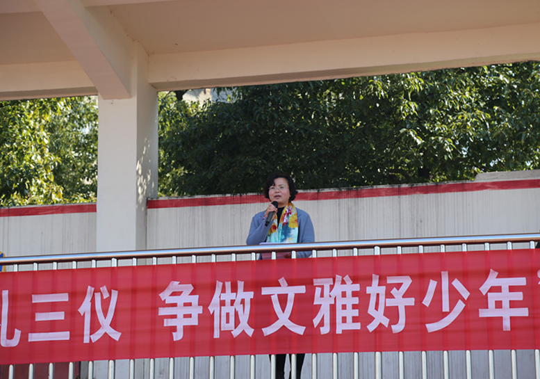【泰山动态】学六礼三仪，争做文明好少年——2017年春季泰山学校开学典礼