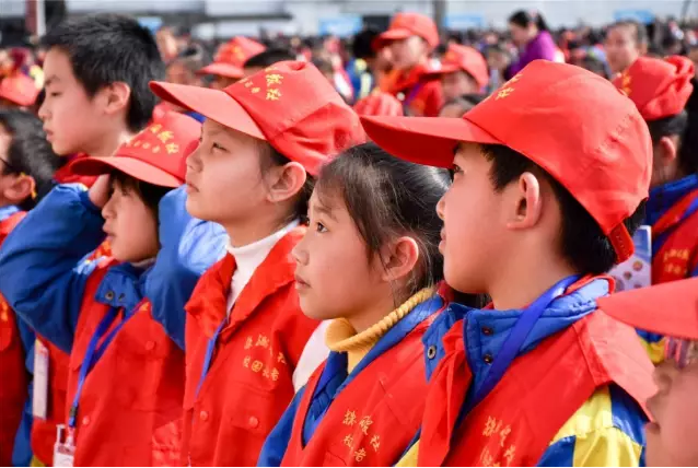 校园新闻|向欧阳凯学习，做自强勤学好少年——欧阳凯走进银海学校