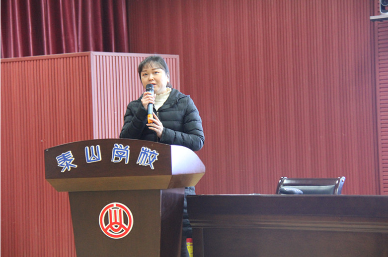 泰山学校教师培训不松懈：“活力课堂” 小组合作学习模式的深入推广
