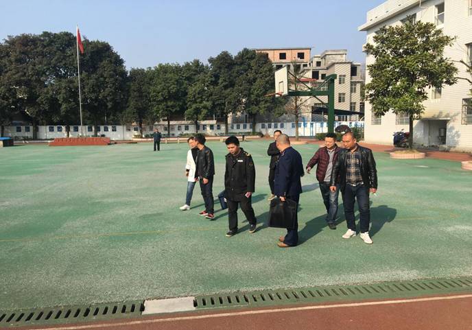 枫溪街道开展校园周边环境整治活动