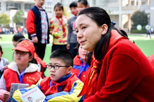 校园新闻|向欧阳凯学习，做自强勤学好少年——欧阳凯走进银海学校