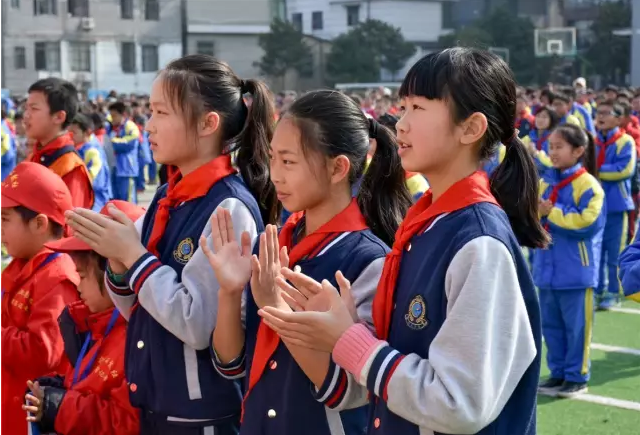 校园新闻|向欧阳凯学习，做自强勤学好少年——欧阳凯走进银海学校
