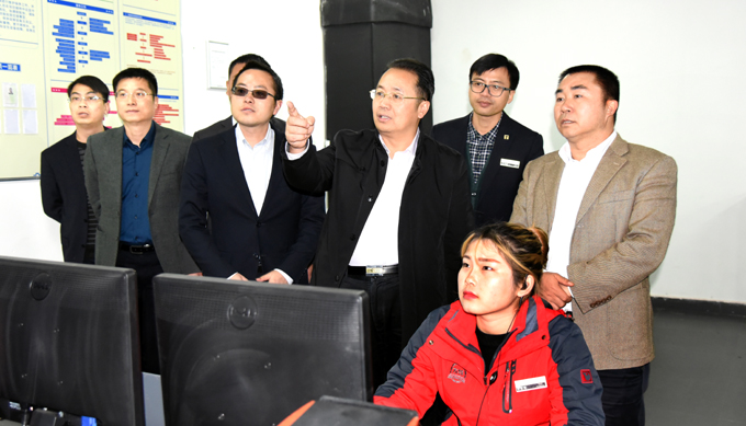 聂方红节前检查示范区特种设备安全生产工作