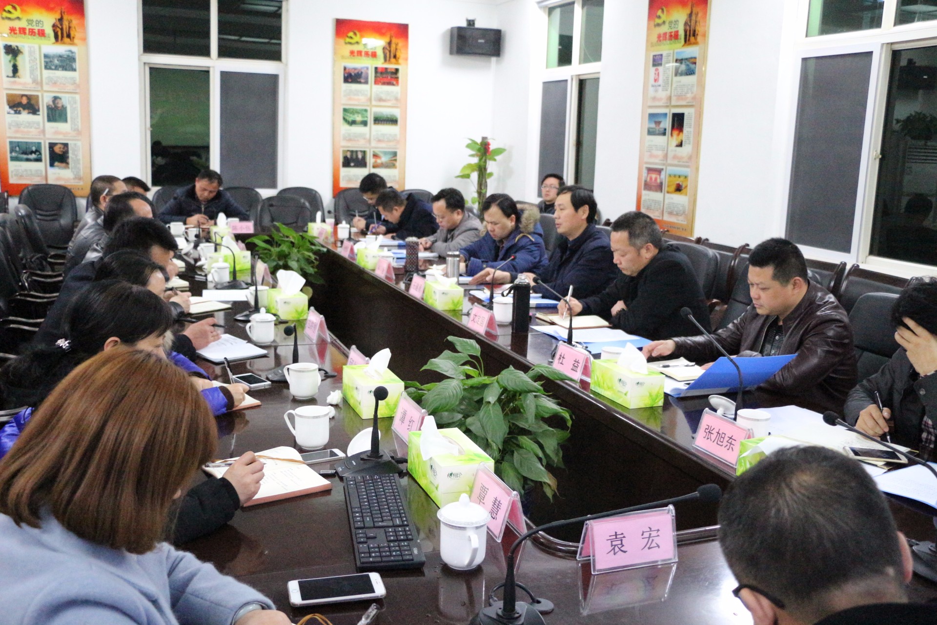 区委书记王建勇到董家塅街道调度项目建设工作