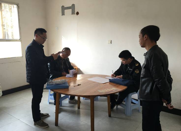 枫溪街道开展校园周边环境整治活动