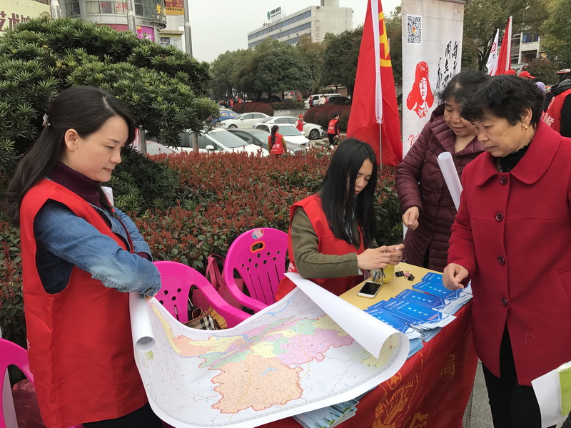 我局团委开展“学雷锋”志愿活动
