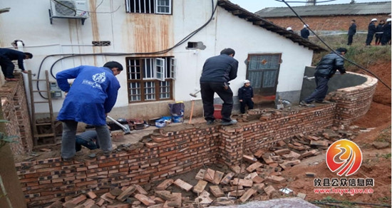 县城管局拆违大队连续出击打击违法抢建行为