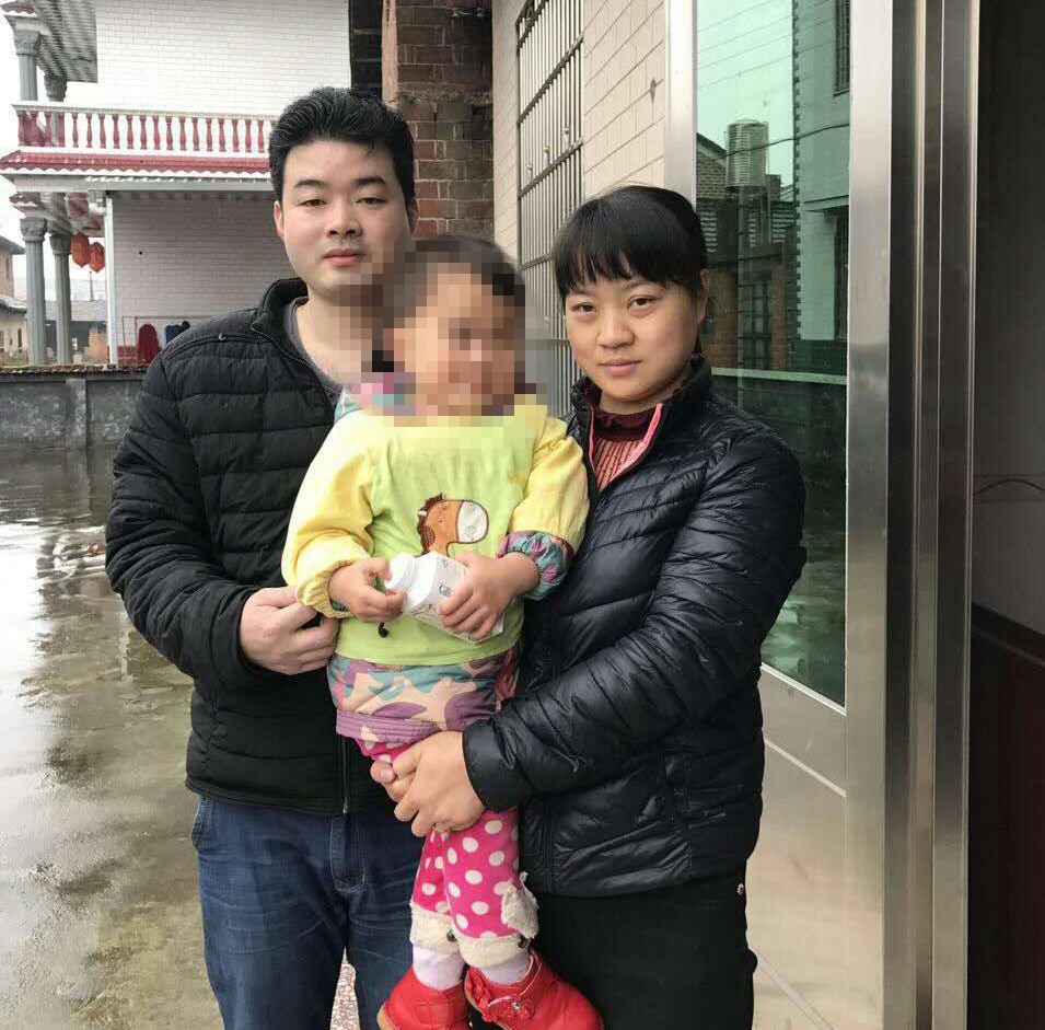 攸县广电台员工向拾金不昧“攸县的哥”贺文林捐款