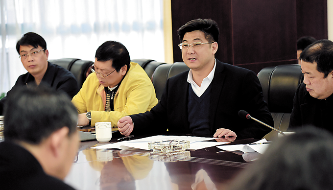 蔡周良付访华到帮扶联系企业现场办公