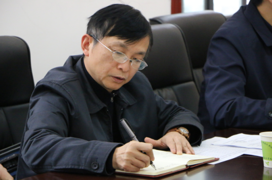 区人大主任肖支前召开体育西路片区棚户区改造项目（B地块）征收工作调度会