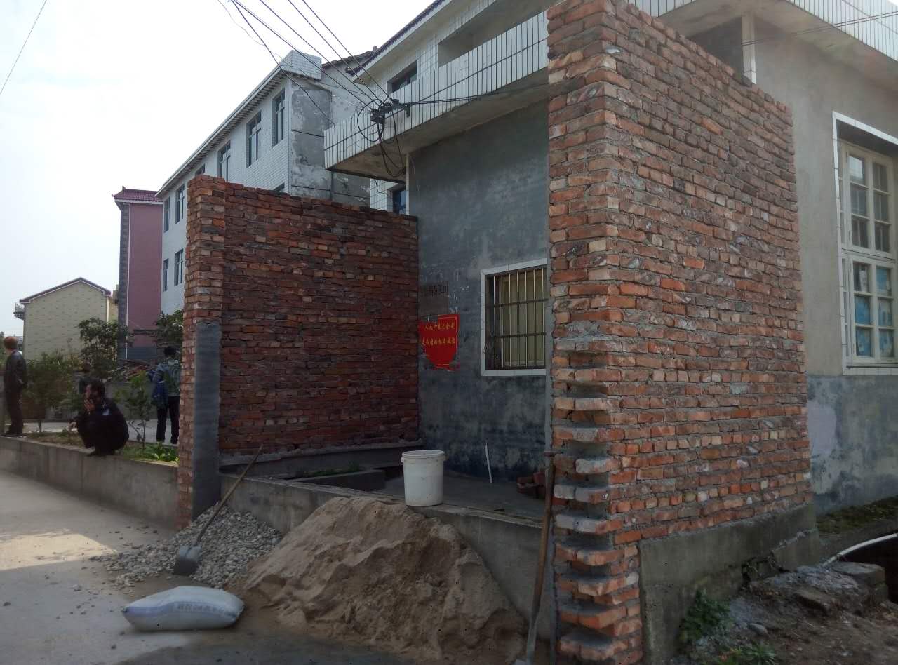 “零容忍”新增违建　市民自拆违建房屋