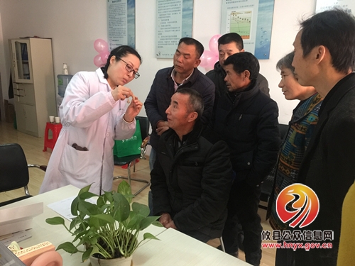 攸县残联在“爱耳日”免费为残疾人安装助听器