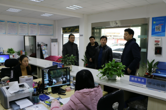 区委常委、宣传部长喻华军一行到建设街道调研