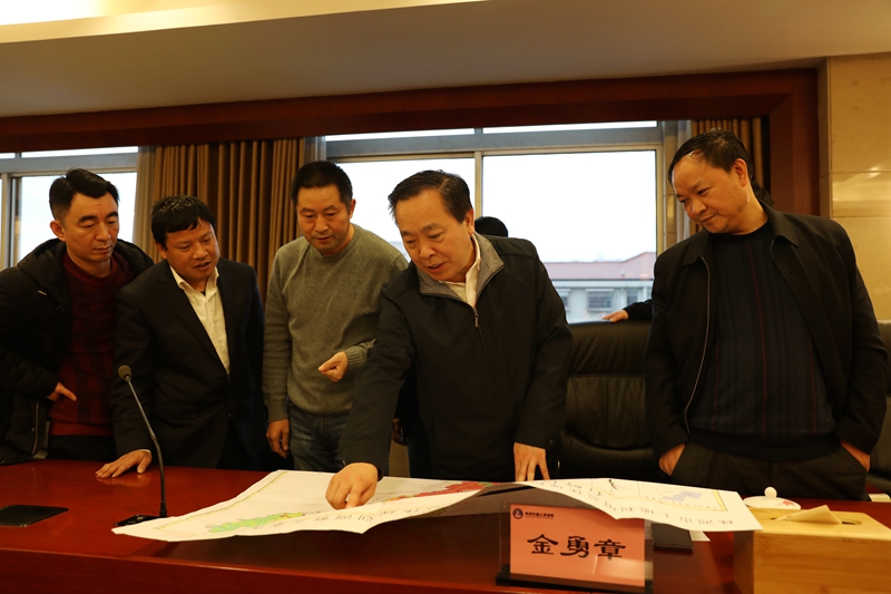 省国土资源厅党组成员、副厅长金勇章来我局现场办公处理轨道城道路布局相关问题