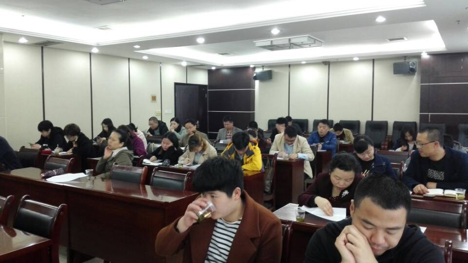芦淞区举办全区固定资产投资工作部署暨业务培训会