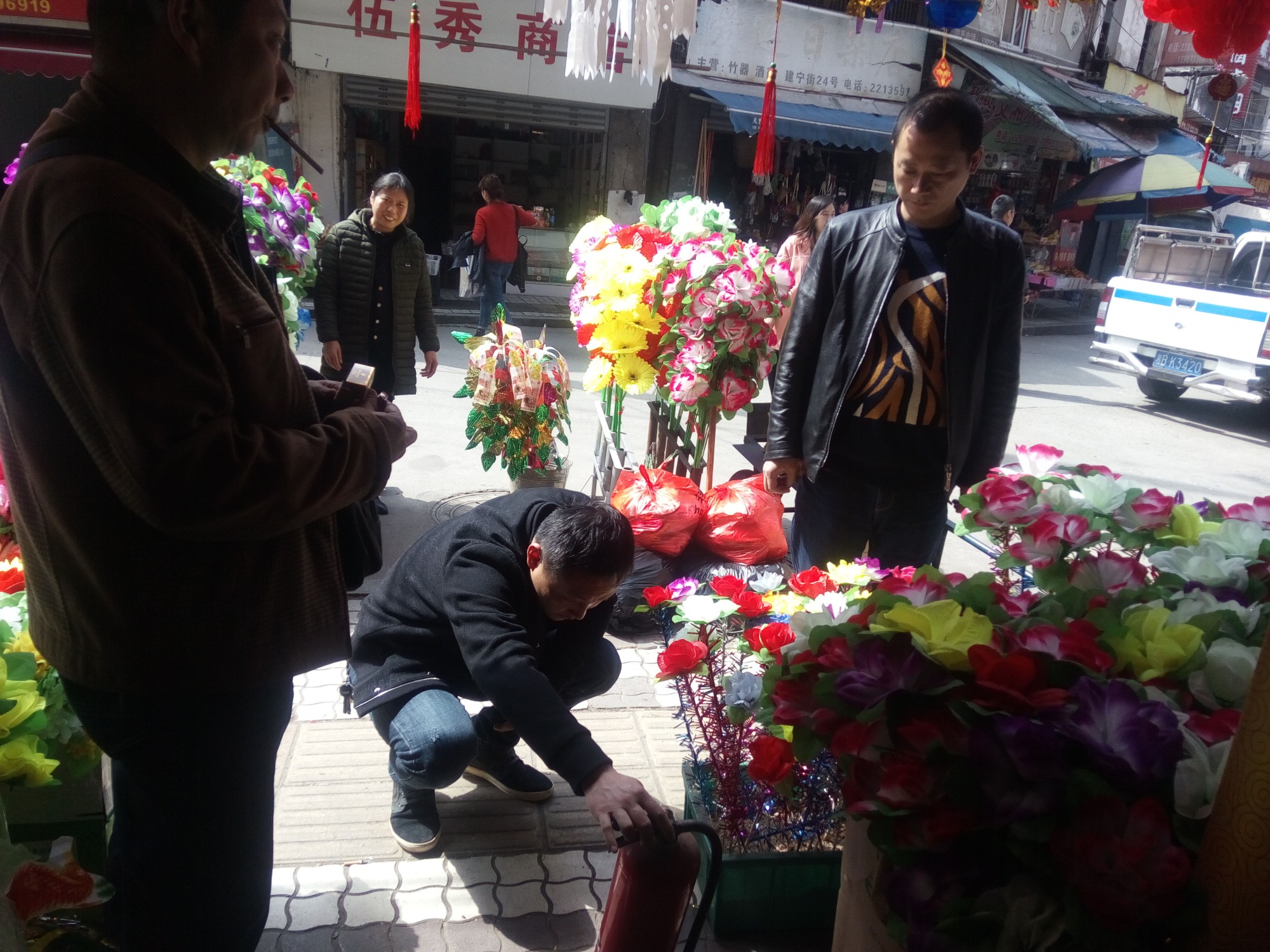 建宁街道开展“整治烟花炮竹”专项行动